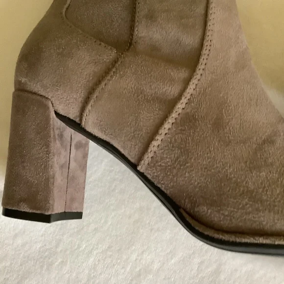 NWOT Liz Claiborne Over Knee Boots (8) - Picture 7 of 14